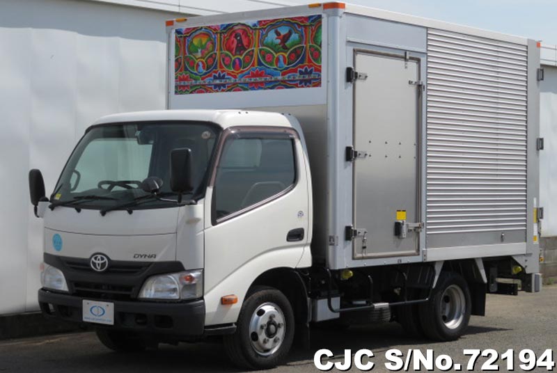 Toyota dyna 2014